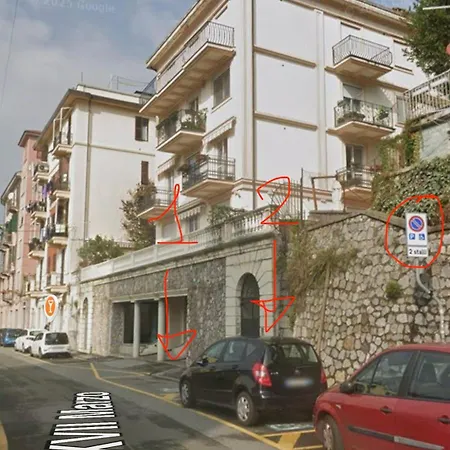 Civico 43 *